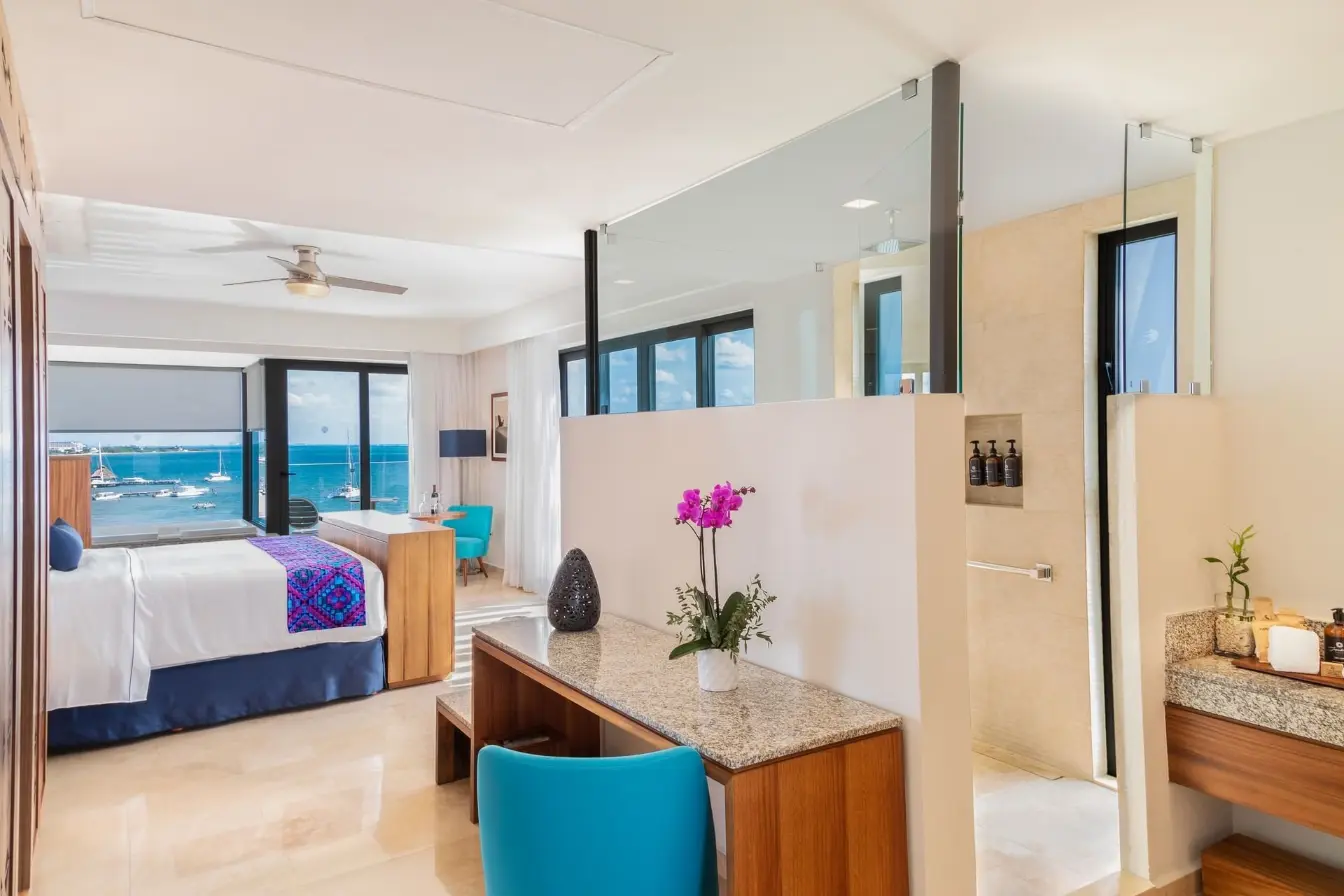 sns-room-ruby-suites-1king3_wide